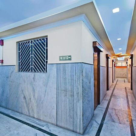 Oyo 85829 Max International Hotel Calcutá Exterior foto
